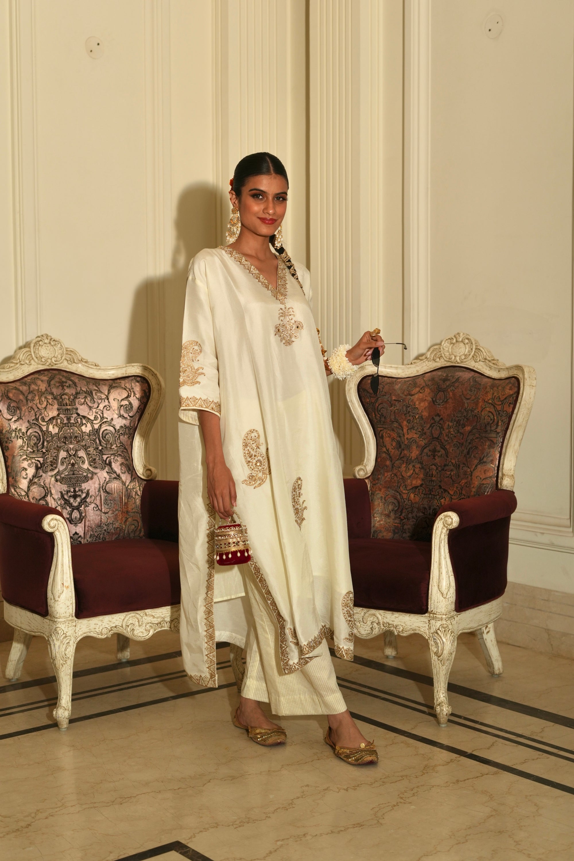 IVORY GOLD EMBROIDERED KURTA SET