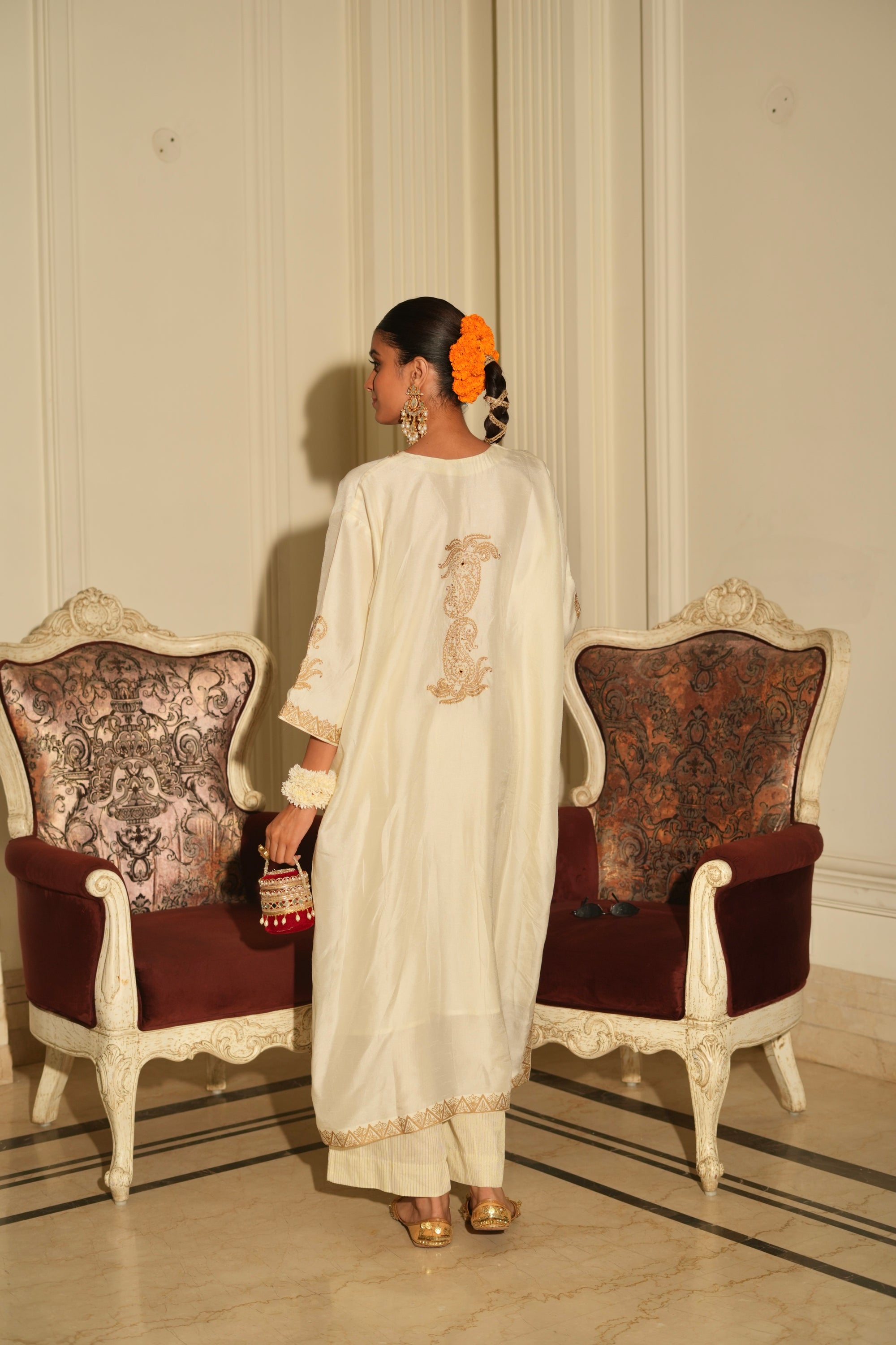 IVORY GOLD EMBROIDERED KURTA SET