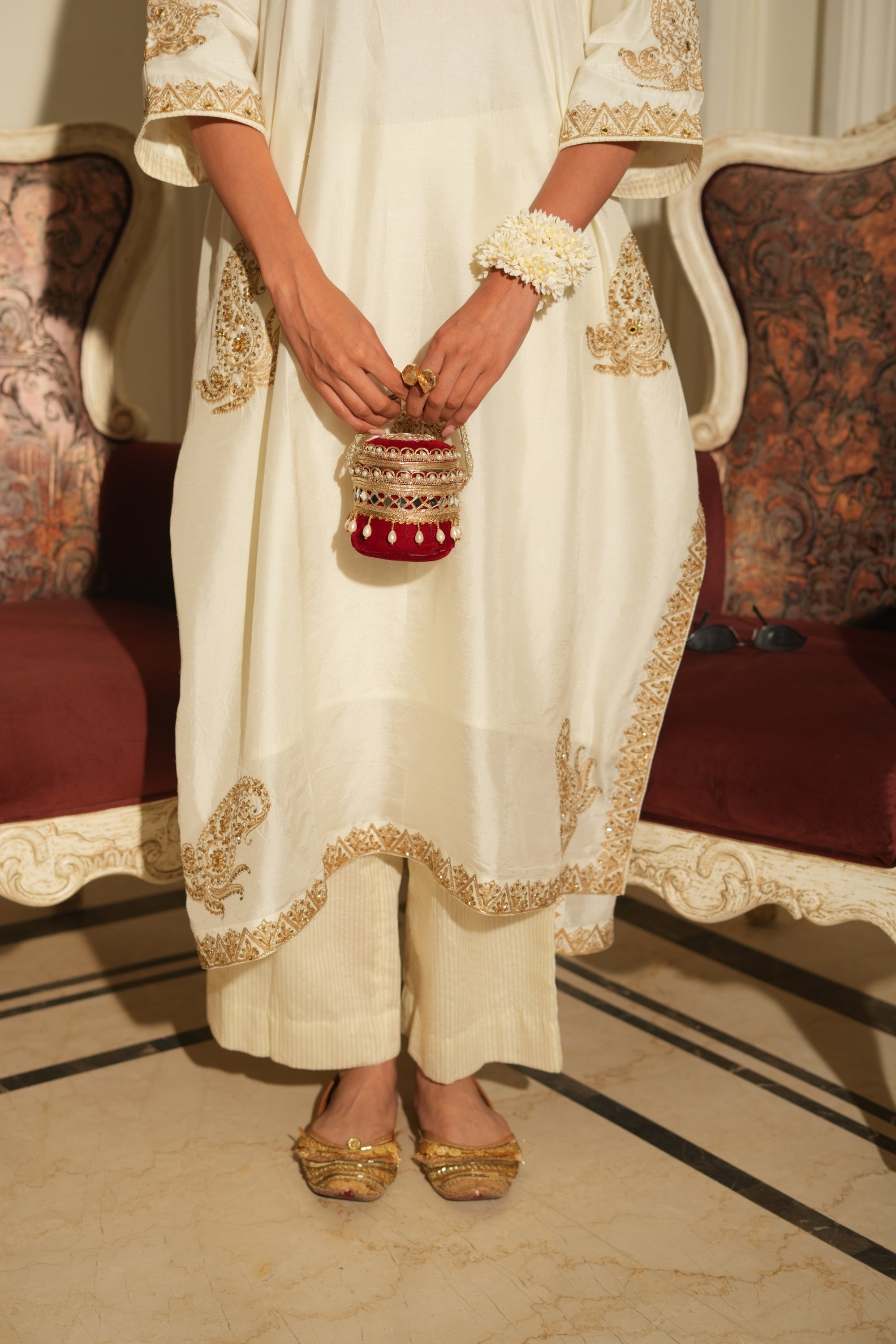 IVORY GOLD EMBROIDERED KURTA SET