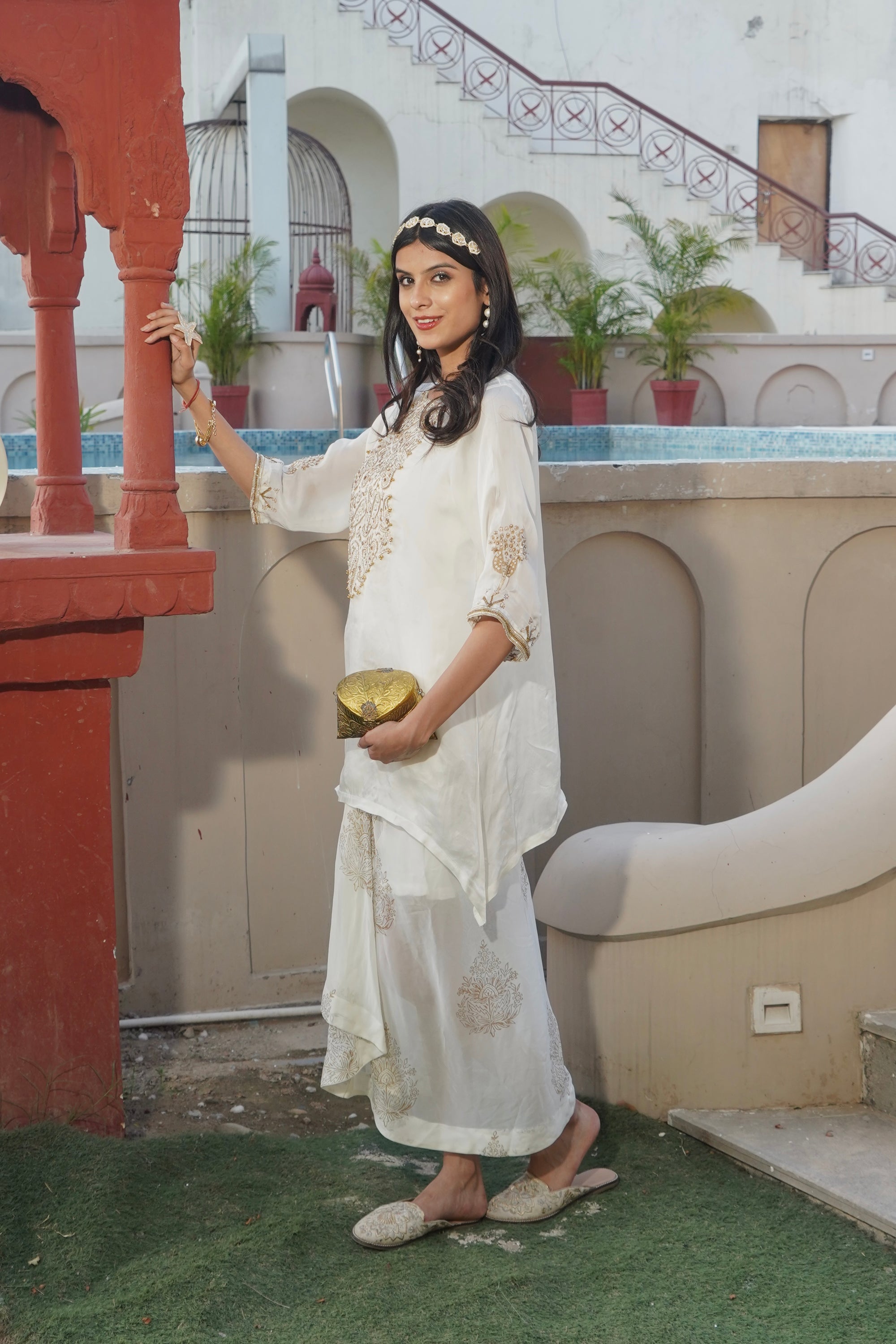 IVORY EMBROIDERED SKIRT SET