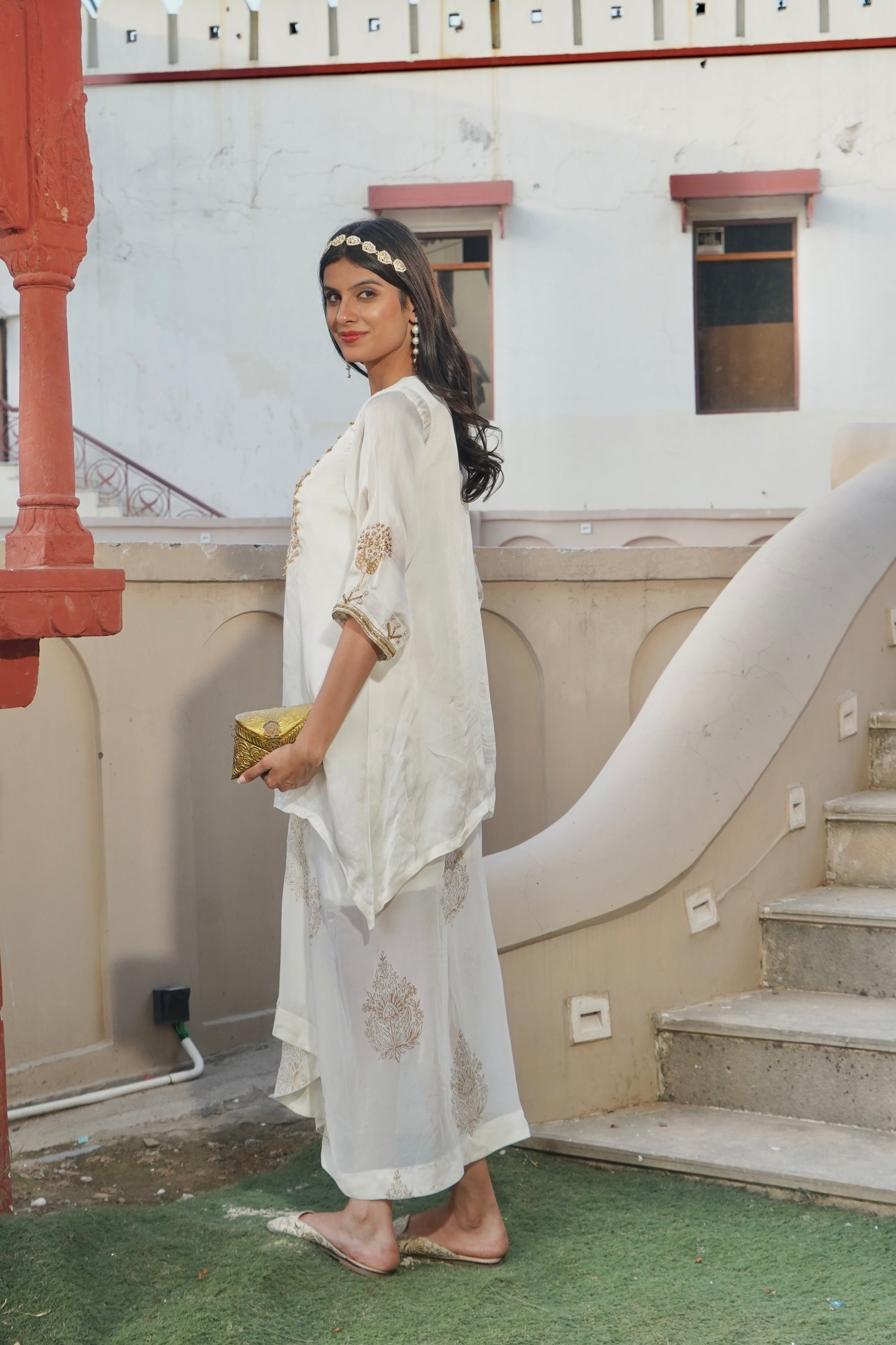 IVORY EMBROIDERED SKIRT SET