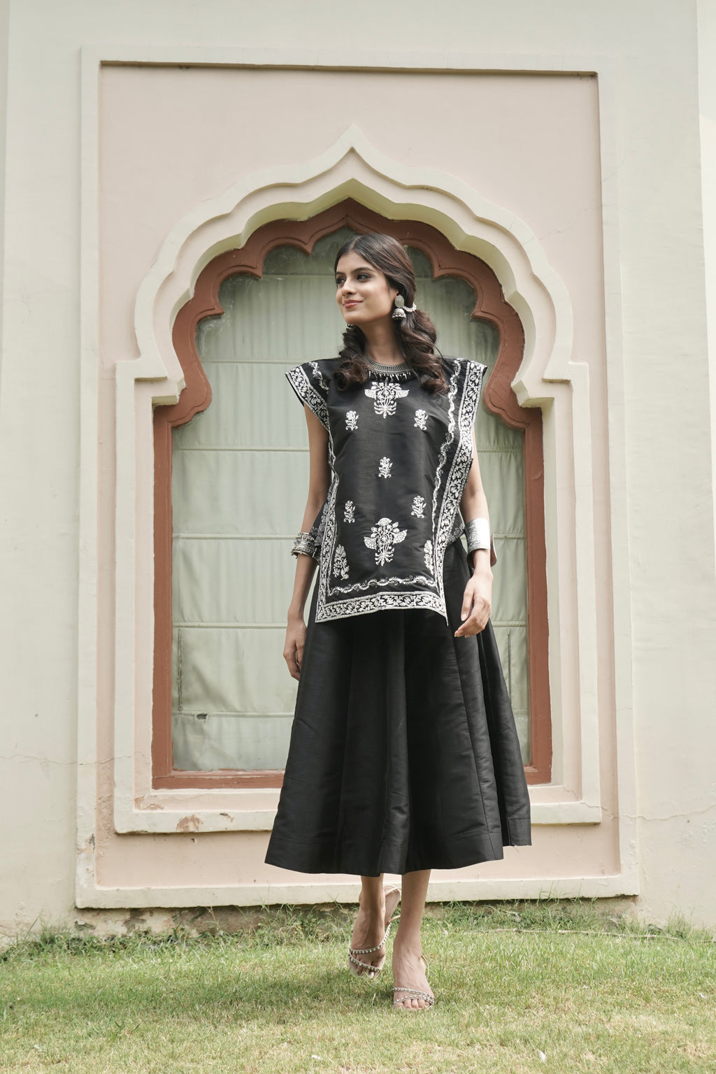 MIDNIGHT BLOOM SKIRT SET