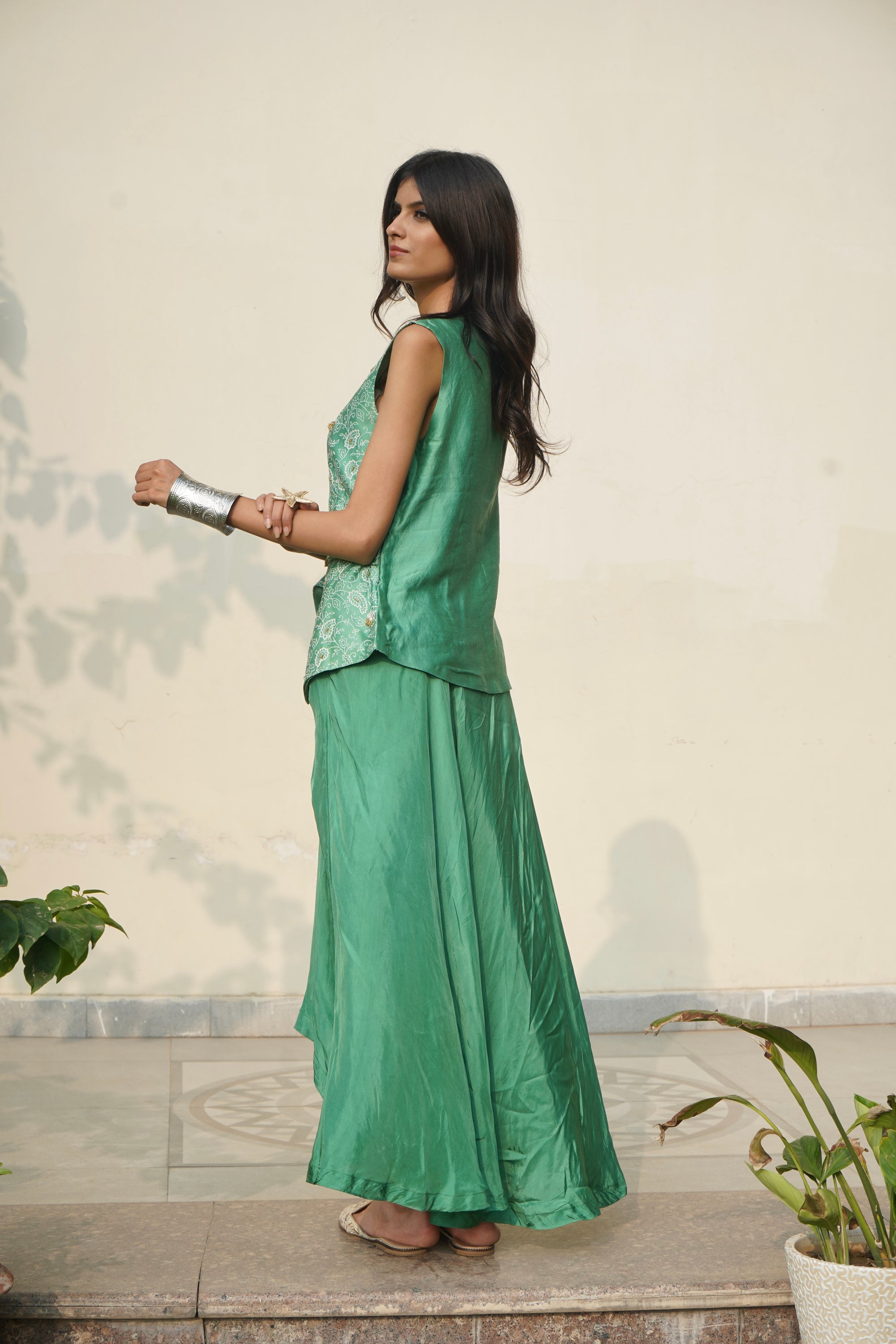BOTANICAL EMBROIDERED SKIRT SET