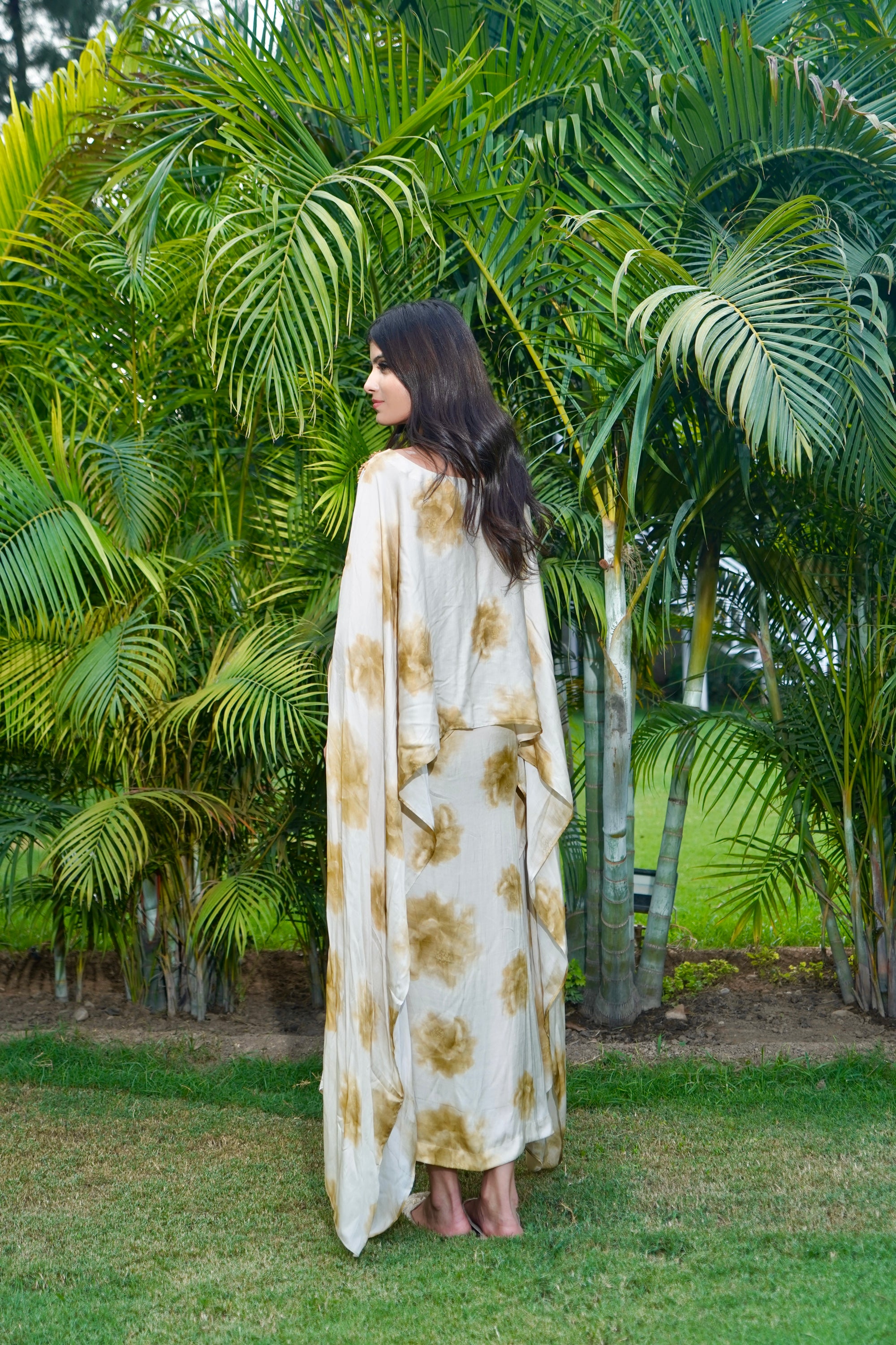 DAISY IVORY SKIRT SET