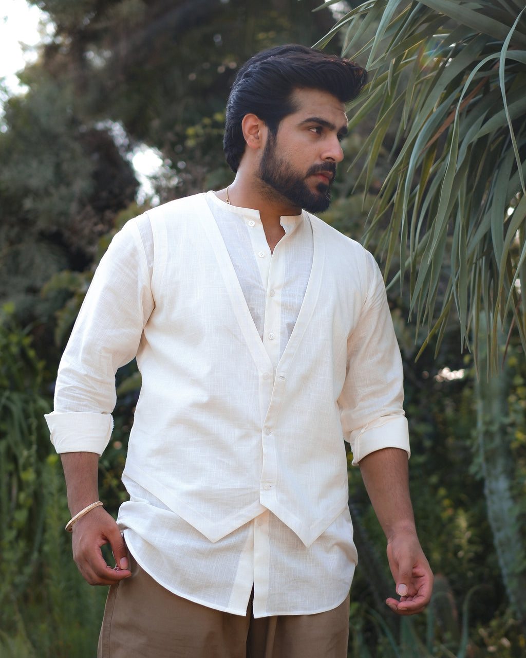 THE CLASSIC WHITE SHIRT