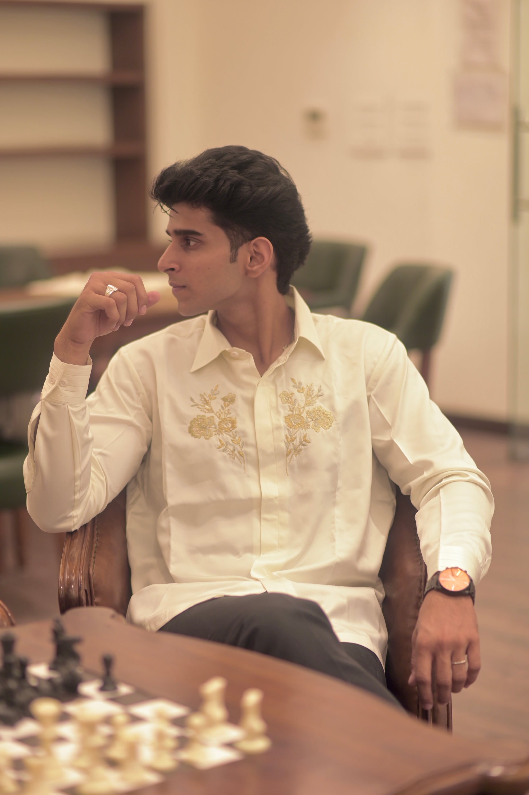 IVORY FLORAL MOTIF EMBROIDERED SHIRT